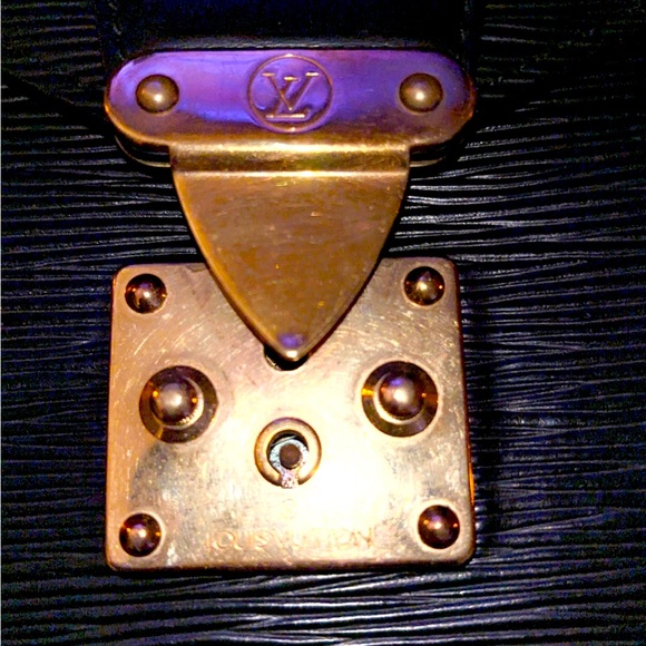 Authentic Louis Vuitton Clutch Bag Black Epi Leather - Picture 9 of 11